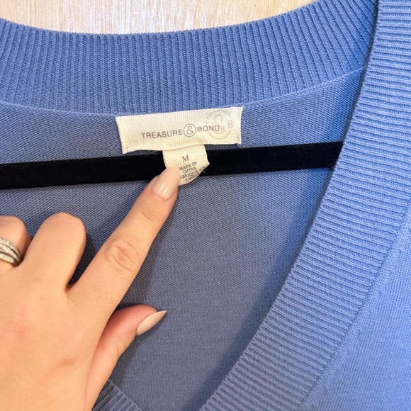 Treasure & Bond Blue V-Neck Sweater Medium - Picture 3 of 3